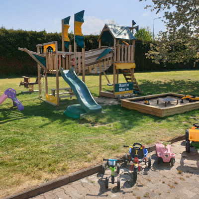 Eigener Spielplatz im Garten